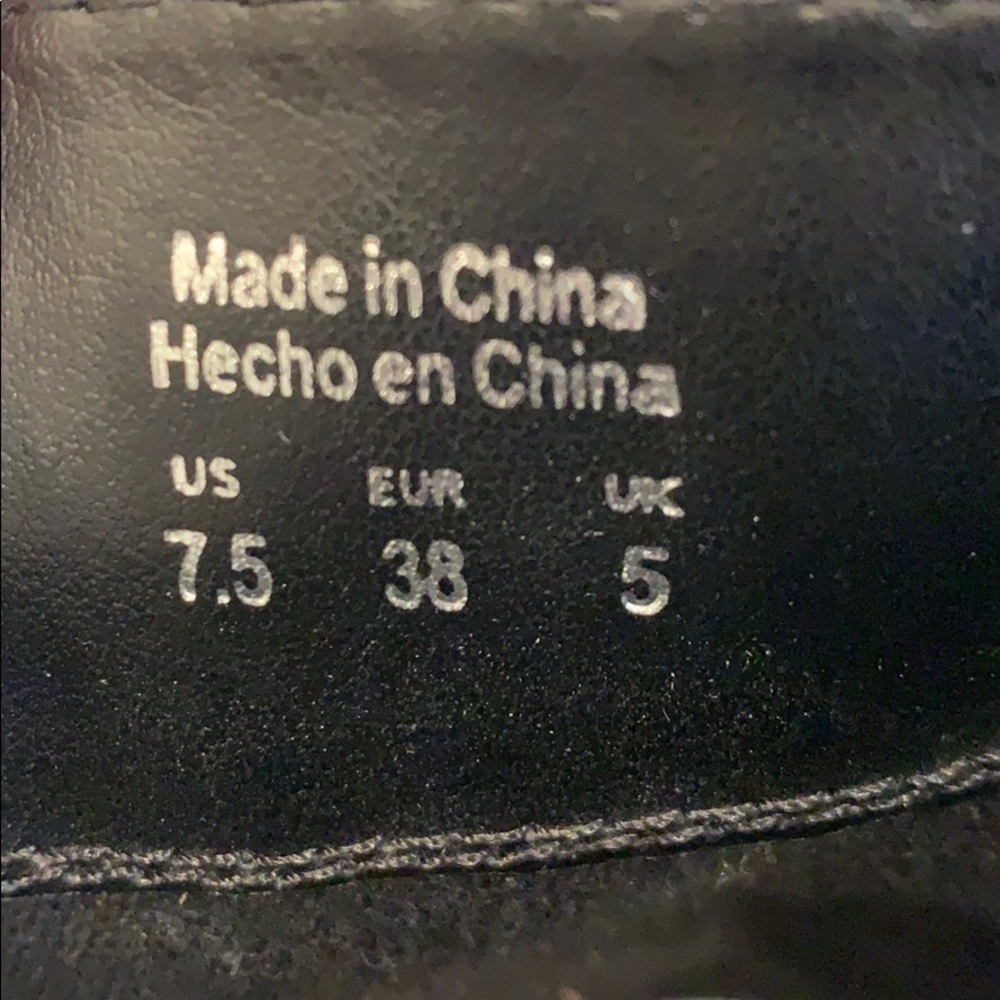 Boots - Picture 4 of 5